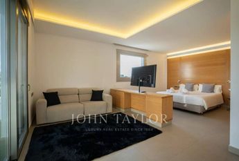 Luxury Villa for rent in Cap Martinet, Spain