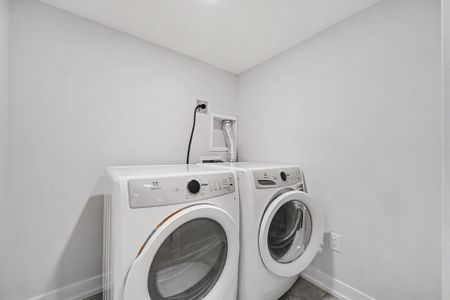 For Lease - 214 Anyolite Private, Barrhaven, Ontario - Photo 2