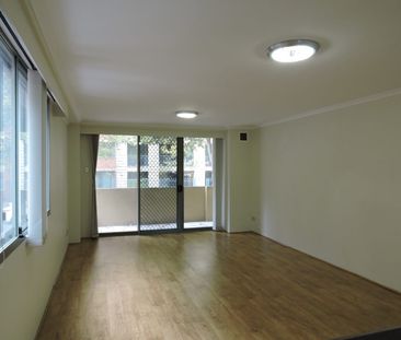 2 Bedroom, 2 Bathroom apartment with lock-up garage Available 16th ... - Photo 1