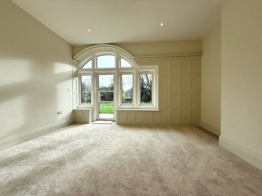 West Overcliff Drive, Bournemouth, Dorset, BH4 - Photo 1