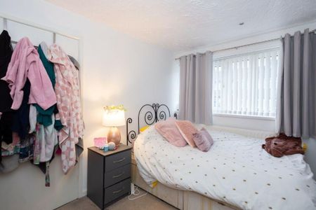 3 bedroom terraced house to rent - Photo 2