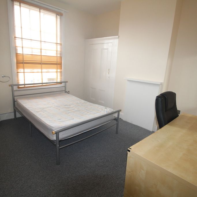 1 Bed Student Accommodation - Photo 1