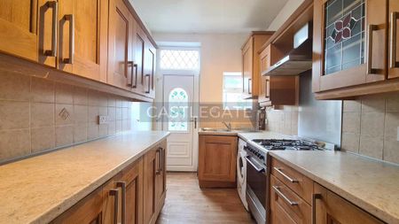 3 bedroom terraced house to rent - Photo 3