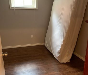 For Lease - 319 Hillcroft Street Unit# Lower, Oshawa, Ontario - Photo 2