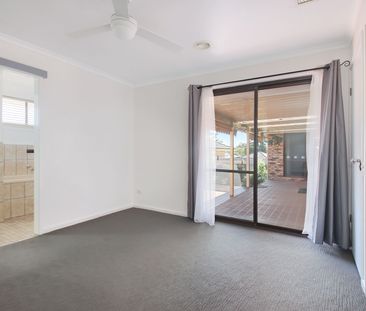 Spacious Family Home in Quiet Court Location - Photo 2