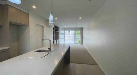 It's the yellow one! - Photo 5