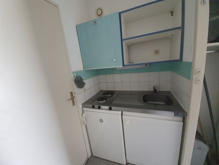 Location Appartement 1 pièce 18m² LILLE 59000 - Photo 3