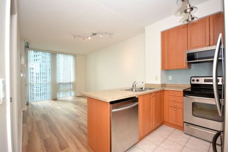 For Lease - 220 Burnhamthorpe Road Unit# 1805, Mississauga, Ontario - Photo 2