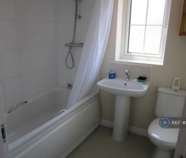 2 bedroom terraced house to rent - Photo 4