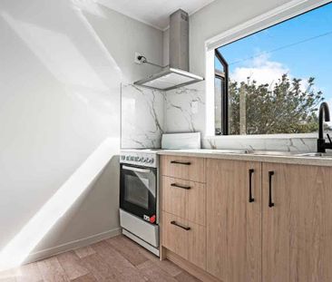 Newly renovated house in Weymouth! - Photo 3