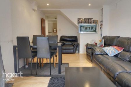 3 bedroom terraced house to rent - Photo 2