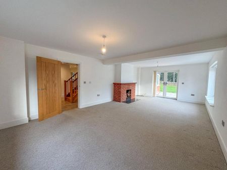 5 bedroom detached house to rent - Photo 3