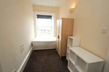 Montgomery Street - Photo 2
