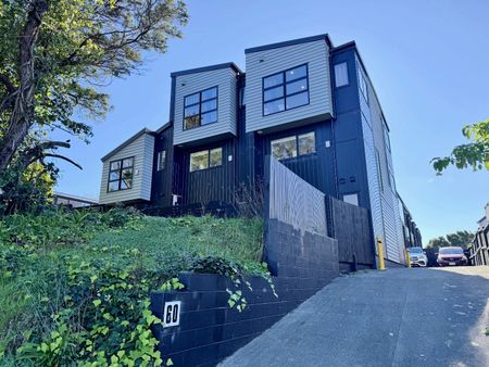Executive Townhouse with Modern Design and Great Location - Photo 5