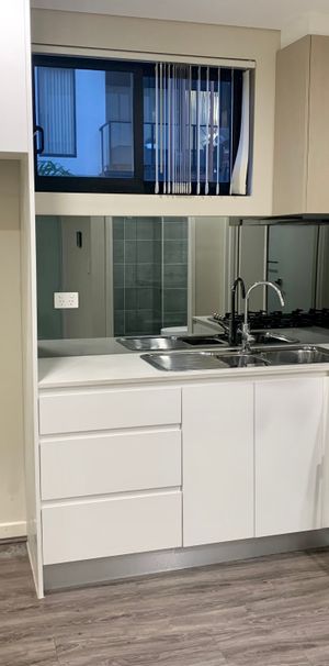 1 bedroom apartment - affordable housing 20% below market rate - income thresholds apply - Photo 1