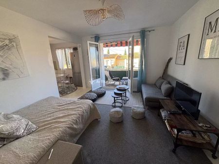 Location Appartement 1 pièces 32 m2 à Six-Fours-les-Plages - Photo 2