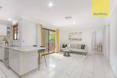 Stunning Four Bedroom Family Home in the Heart of Merrylands - Photo 3