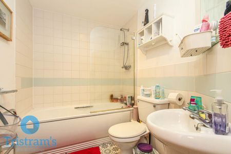 2 bed Flat for Rent - Photo 3