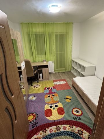 Apartament cu 3 camere, Cornisa - Photo 2