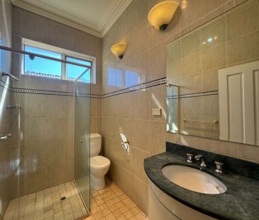 Three Bedroom House In Prime Location - Photo 5