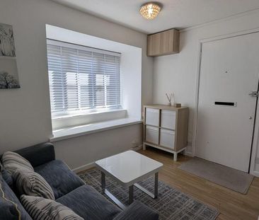 1 bedroom ground floor flat to rent - Photo 1