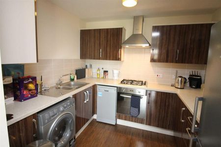 2 bedroom apartment to rent - Photo 4