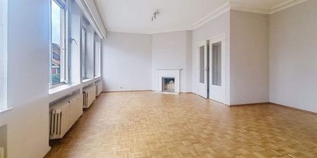 Appartement te huur in Elsene voor € 1.700 met 3 slaapkamers - Photo 4
