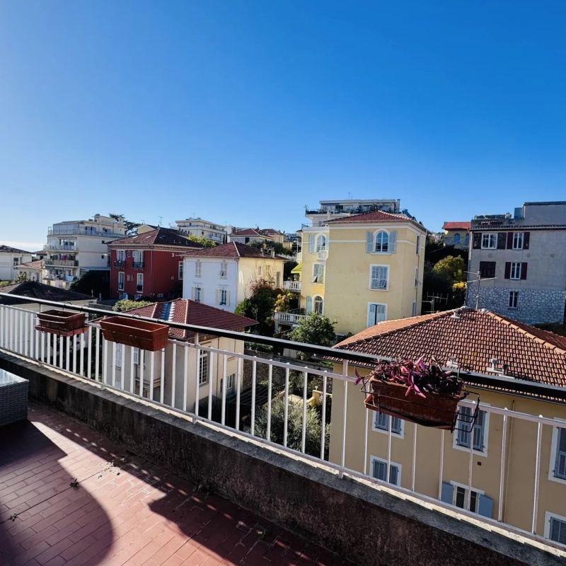 NICE Le Ray St Maurice T2 meublée - Photo 1