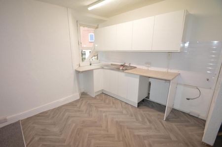 2 bedroom terraced house to rent - Photo 5