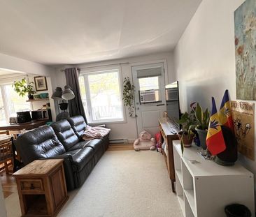 5 1/2 Sur 2 étages - Photo 2