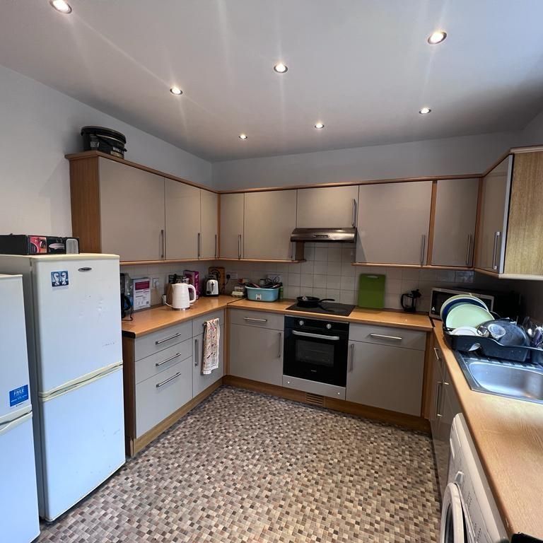 5 bedroom house share to rent - Photo 1