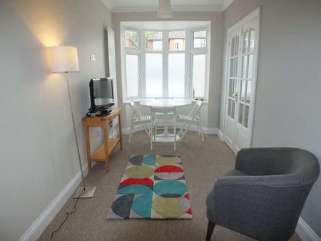 Chiltern Crescent, Reading, RG6 - Photo 2