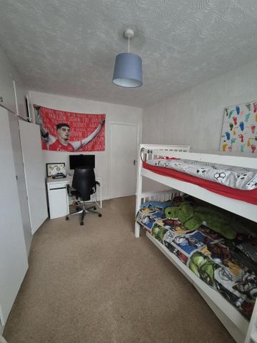 2 bedroom flat to rent - Photo 5