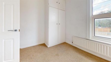 House to rent - Photo 5