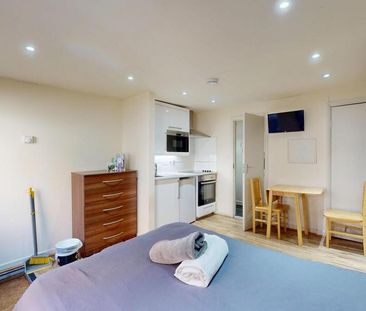 Studio to rent - Photo 1