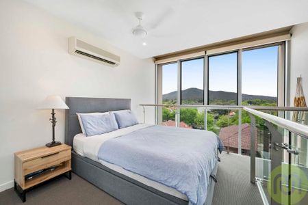 Stunning Loft-Style Apartment in the Heart of Braddon - Photo 2