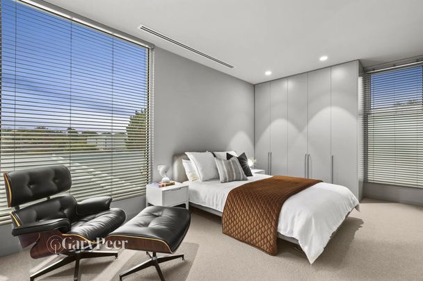 18 Kelburn St, Caulfield North VIC 3161 - House For Rent | Domain - Photo 1