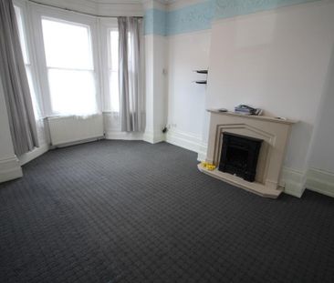6 bedroom terraced house to rent - Photo 3