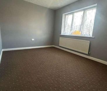 Edwin Phillips Drive, West Bromwich, B71 - Photo 5