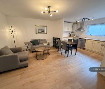 3 bedroom flat to rent - Photo 5