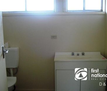 Quiet One-Bedroom Unit in the Heart of Sunshine North - Photo 2