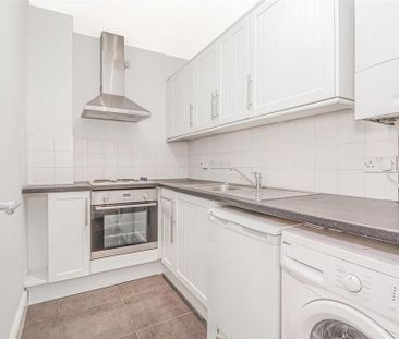 2 bedroom maisonette to rent - Photo 2