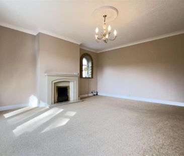 2 bedroom detached bungalow to rent - Photo 2