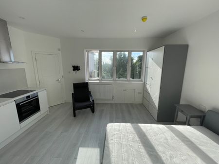 Studio Flat, London, NW11 - Photo 5