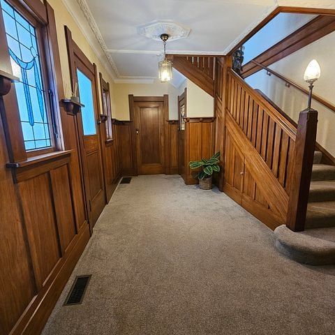 Grand 1930s Character Home - Photo 1