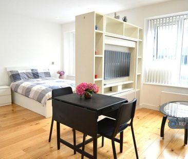 Studio to rent - Photo 3