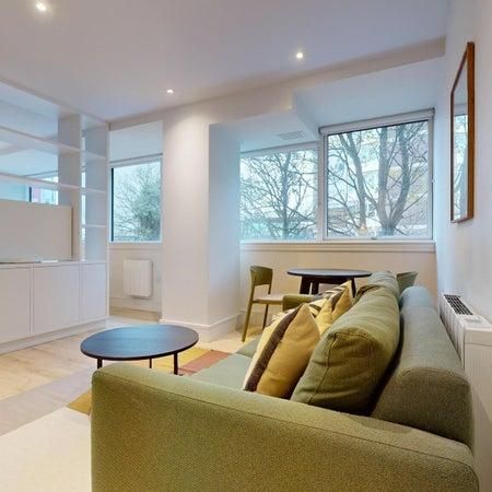 1 bedroom in a flat share to rent - Photo 1