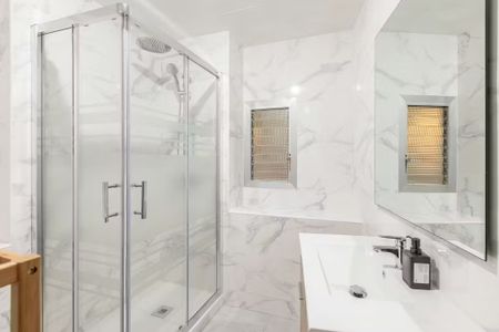 Calle Hernán Cortés, Valencia, Valencian Community 46004 - Photo 5