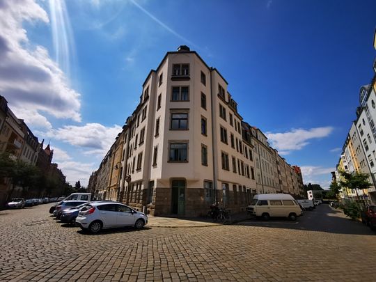 Geräumige 3-Zimmer-Wohnung mit Balkon und Einbauküche in Dresden-Pieschen! - Photo 1