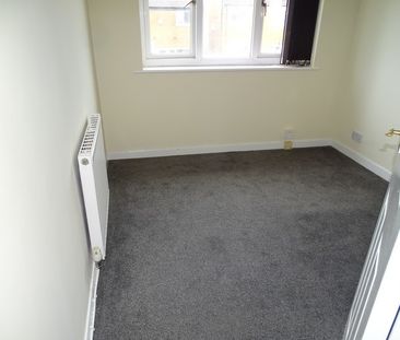 2 Bed Flat, Sandheys, M34 - Photo 2